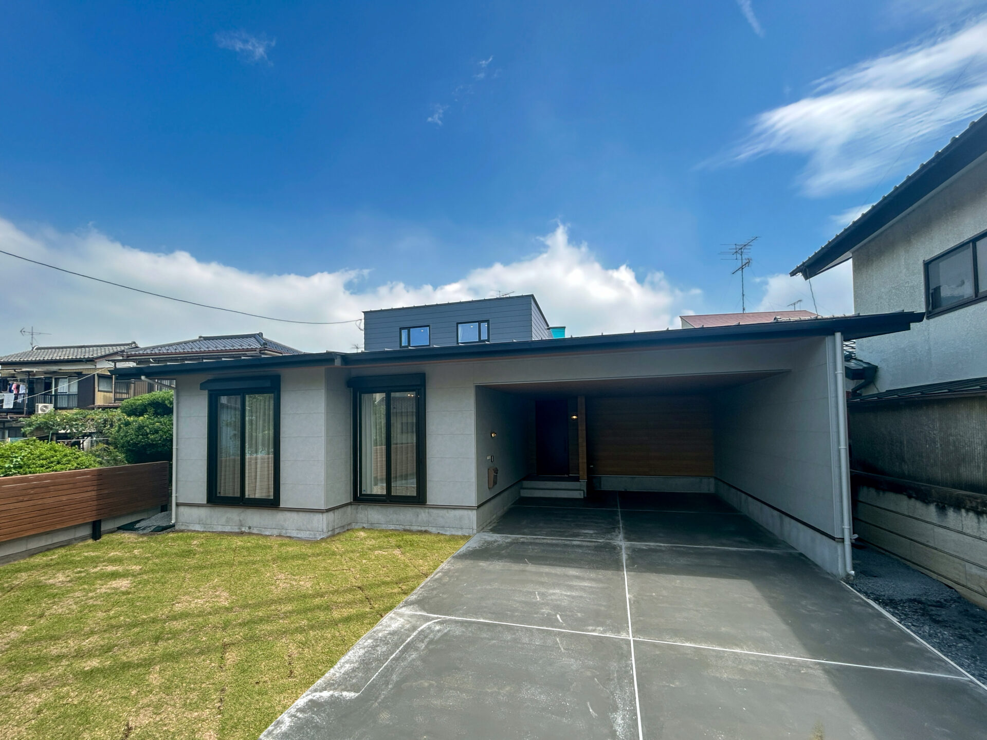 新築完成見学会 | 小山市 | 北欧風デザインが落ち着くインナーガレージのある平屋プラスワン